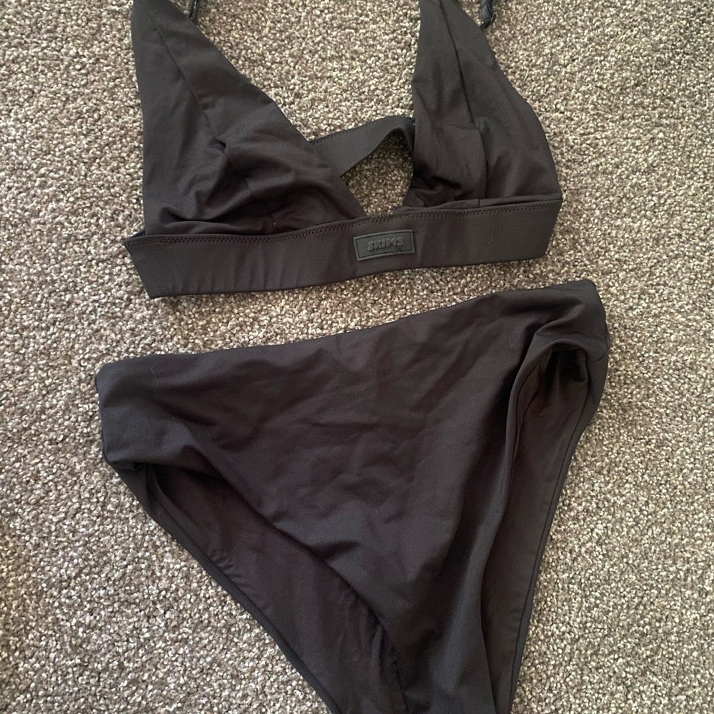 SKIMS Black Bikini Bottoms - never worn, top also for sale